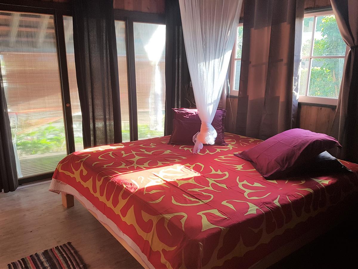 Comfortable Maison Papetoai Екстер'єр фото