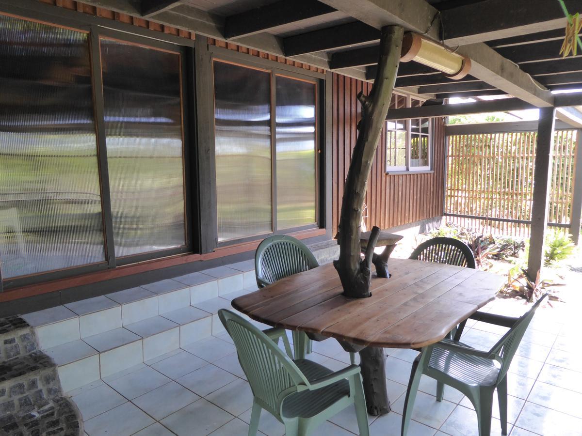 Comfortable Maison Papetoai Екстер'єр фото